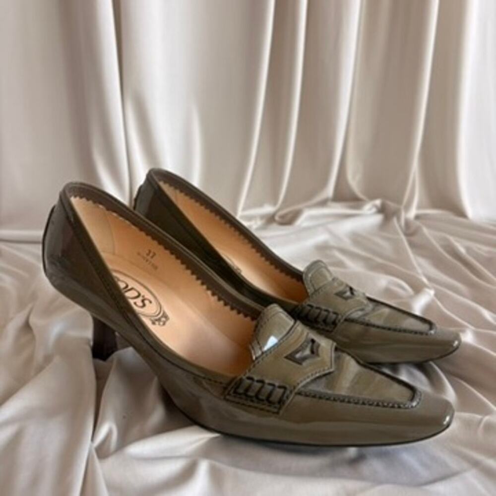 Tod's Olive Green Patent Loafers - Kitten Heel, Apron Stitch, EU 37 / US 6